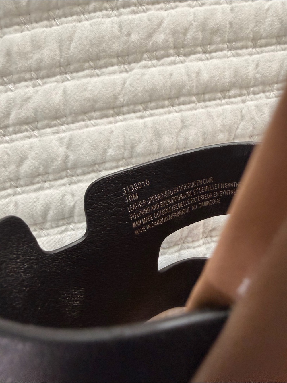 Steve Madden Black and Tan Slide Sandals - Picture 3 of 3